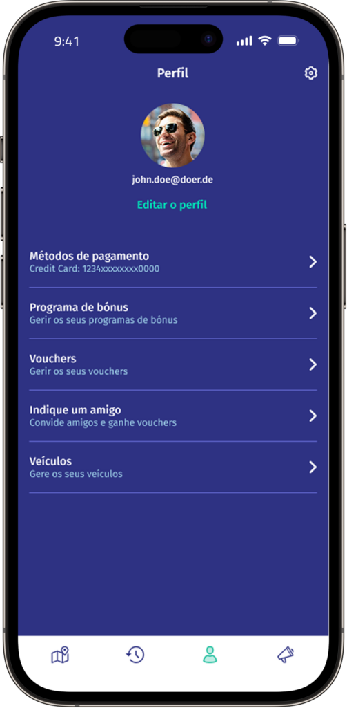 Um smartphone mostra um perfil na aplicação ryd e uma seta aponta para o separador “Referir um amigo”.